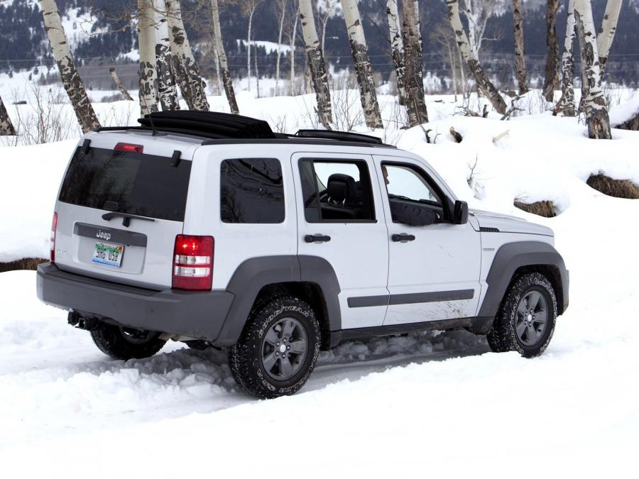  Jeep Liberty Renegade 2010 года  (фото 7 из 13)